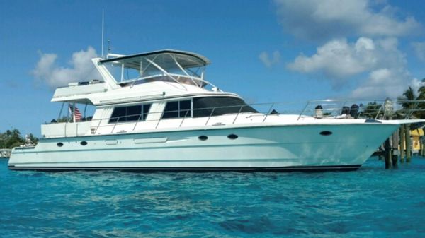 President 665 Cockpit Motoryacht