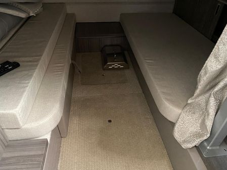 Sea Ray 320 Sundancer image