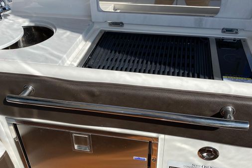 Sea Ray 320 Sundancer image