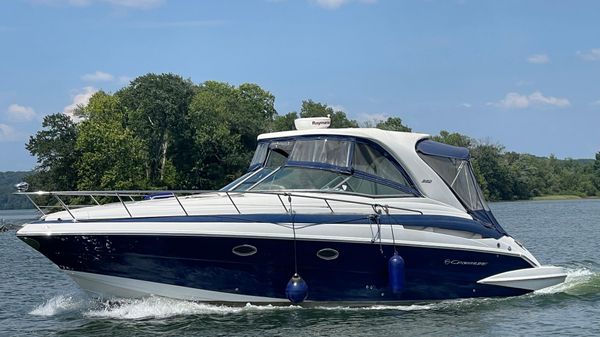 Crownline 350 Sport Yacht 