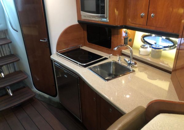 Crownline 350 Sport Yacht image