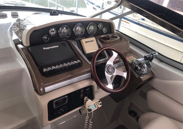 Crownline 350 Sport Yacht image