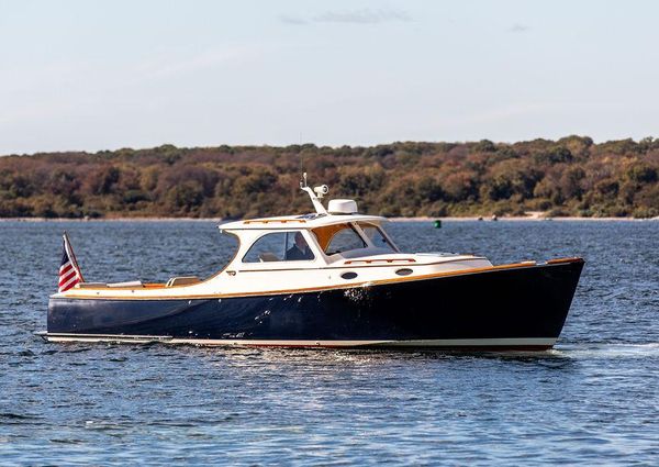 Hinckley Picnic Boat Classic image