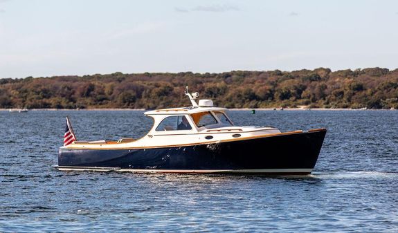 Hinckley Picnic Boat Classic image