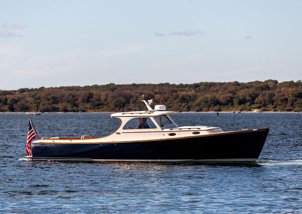 Hinckley Picnic Boat Classic image