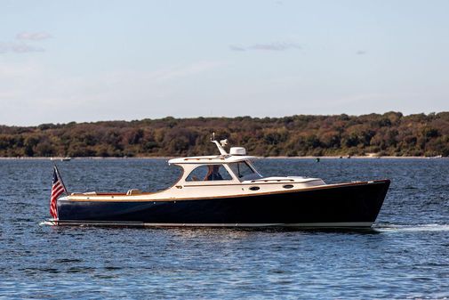 Hinckley Picnic Boat Classic image