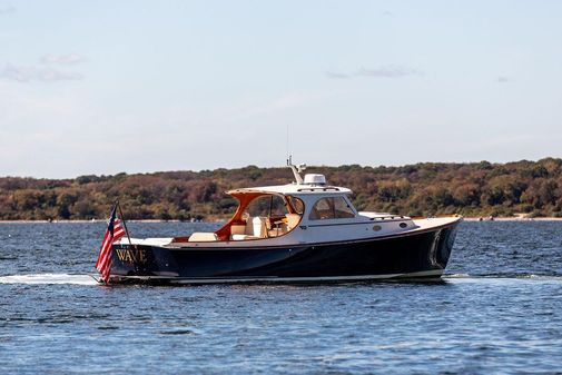 Hinckley Picnic Boat Classic image