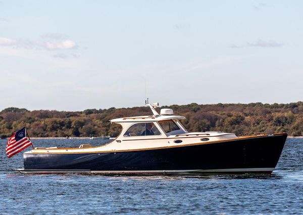 Hinckley Picnic Boat Classic image