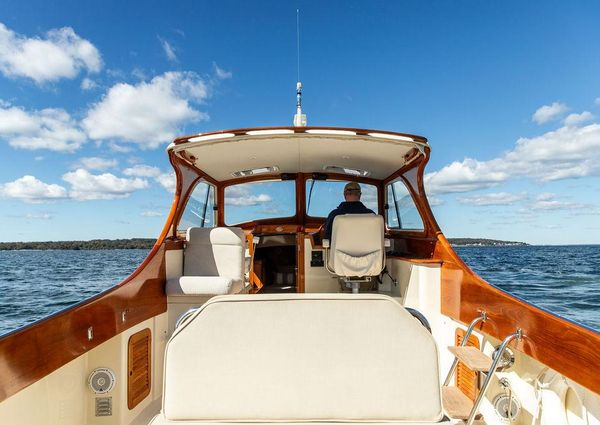 Hinckley Picnic Boat Classic image