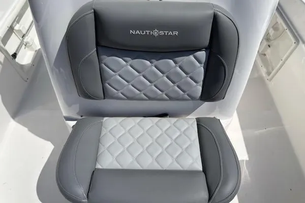 Nauticstar 211-HYBRID image