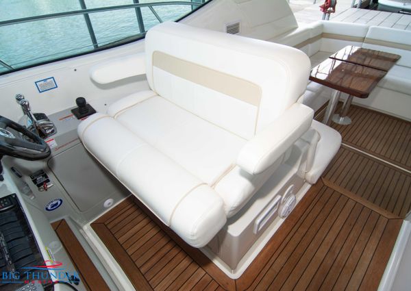 Sea Ray 470 Sundancer image