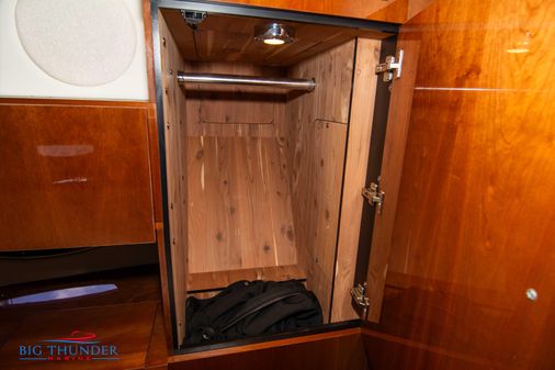 Sea Ray 470 Sundancer image