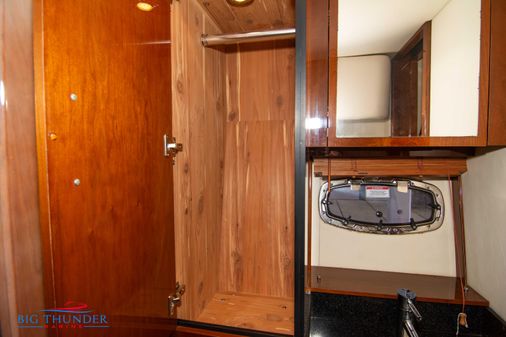 Sea Ray 470 Sundancer image