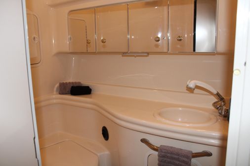 Sea Ray 320 Sundancer image
