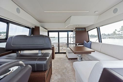 Prestige 460 Flybridge image