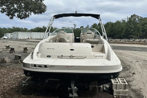 Sea Ray 270 Sundeck image