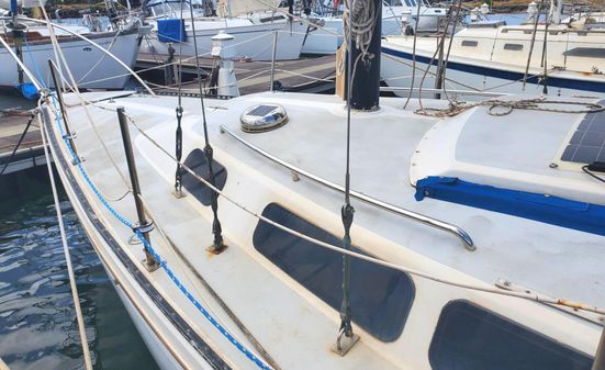 Catalina 30-WITH-BOWSPRIT image