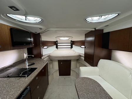 Cruisers Yachts 350 Express image