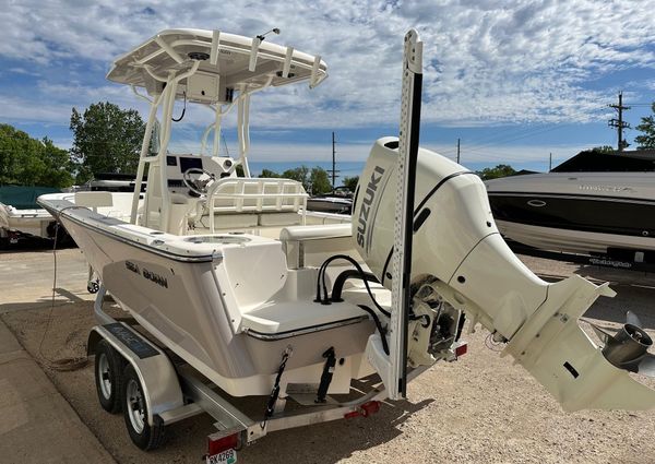 Sea-born LX22-CENTER-CONSOLE image