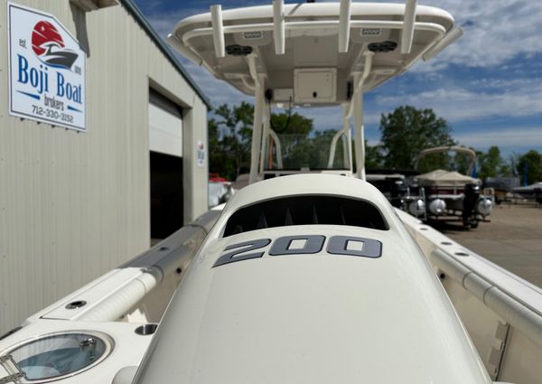 Sea-born LX22-CENTER-CONSOLE image