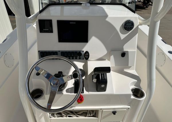 Sea-born LX22-CENTER-CONSOLE image