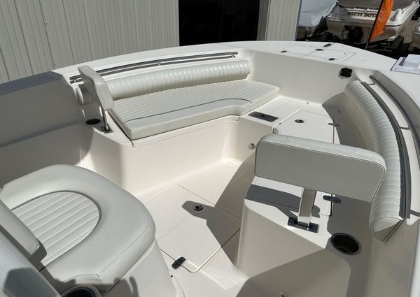 Sea-born LX22-CENTER-CONSOLE image