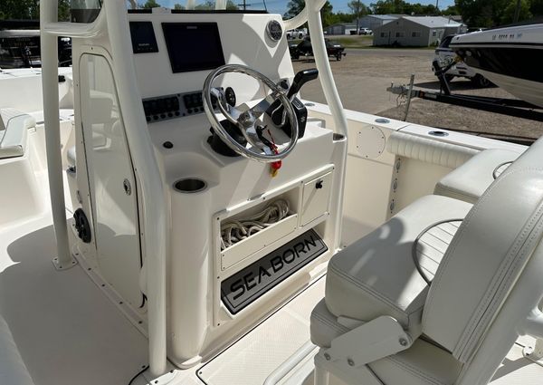 Sea-born LX22-CENTER-CONSOLE image