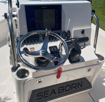 Sea Born FX24 Bay image