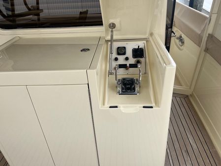 Offshore Yachts 66/72 Pilot House image