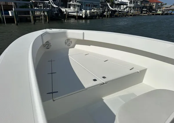 Venture 34 Center Console image