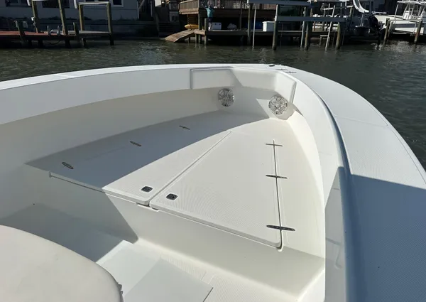Venture 34 Center Console image