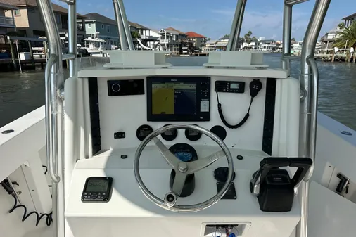 Venture 34 Center Console image
