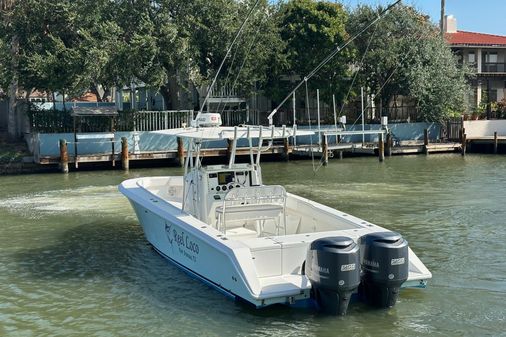 Venture 34 Center Console image