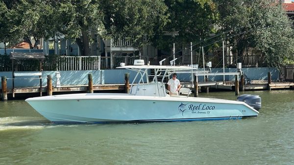 Venture 34 Center Console 