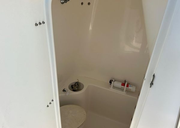 Venture 34 Center Console image