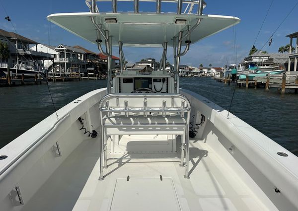 Venture 34 Center Console image