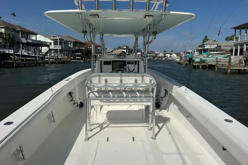 Venture 34 Center Console image