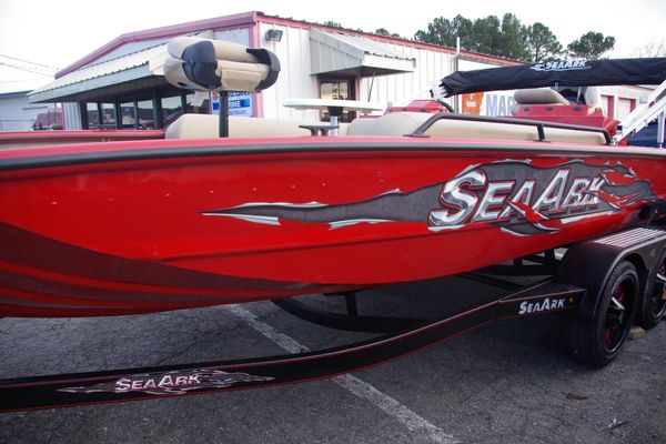 SeaArk Easy 200 - main image