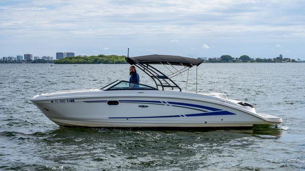 Sea Ray 270 Sundeck