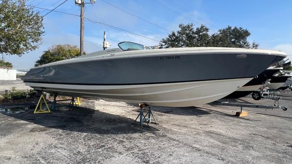 Chris-Craft Launch 32