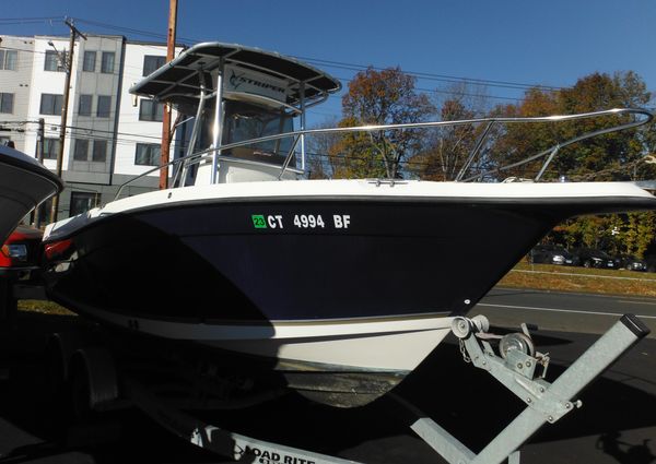 Seaswirl STRIPER-2101-CENTER-CONSOLE-O-B image