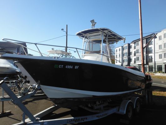 Seaswirl STRIPER-2101-CENTER-CONSOLE-O-B - main image