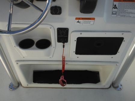 Seaswirl STRIPER-2101-CENTER-CONSOLE-O-B image