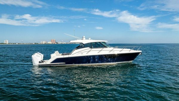 Tiara Yachts 43 