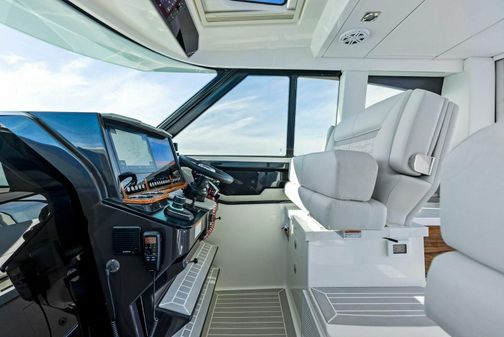 Tiara Yachts 43 image