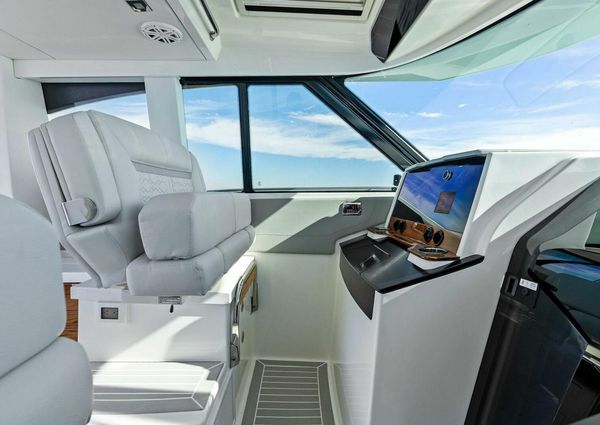 Tiara Yachts 43 image