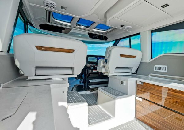 Tiara Yachts 43 image