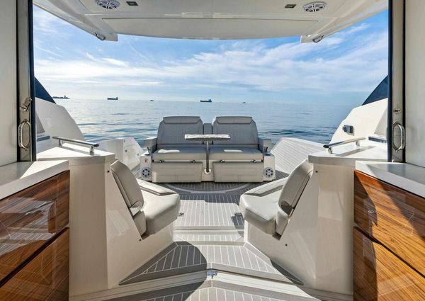 Tiara Yachts 43 image