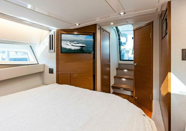 Tiara Yachts 43 image