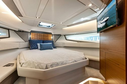 Tiara Yachts 43 image